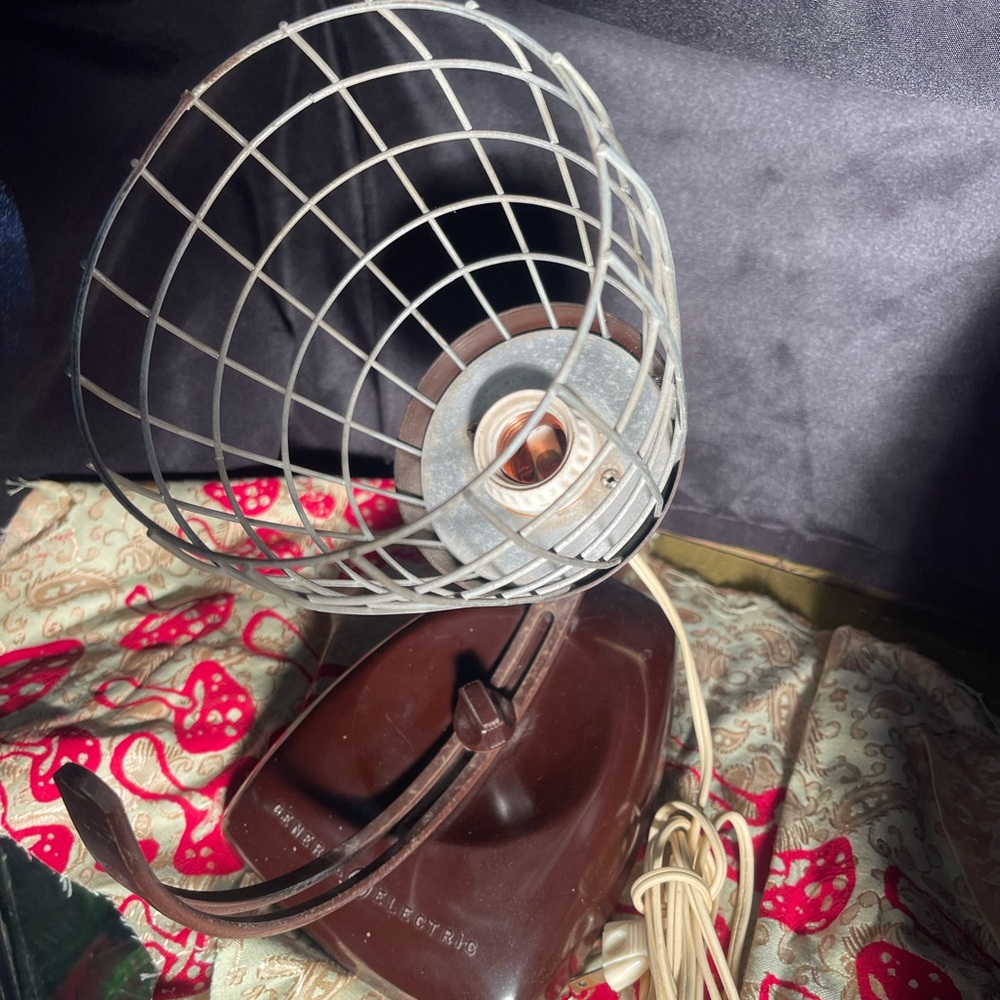 General Electric Bakelite based infrared heat lamp, vintage late 1940s.